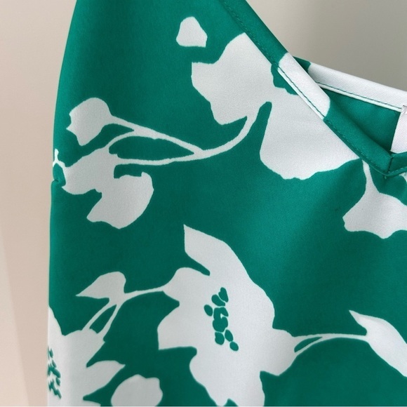 J Crew Women’s Green Floral V Neck Cami Top Size 4 - Picture 7 of 13